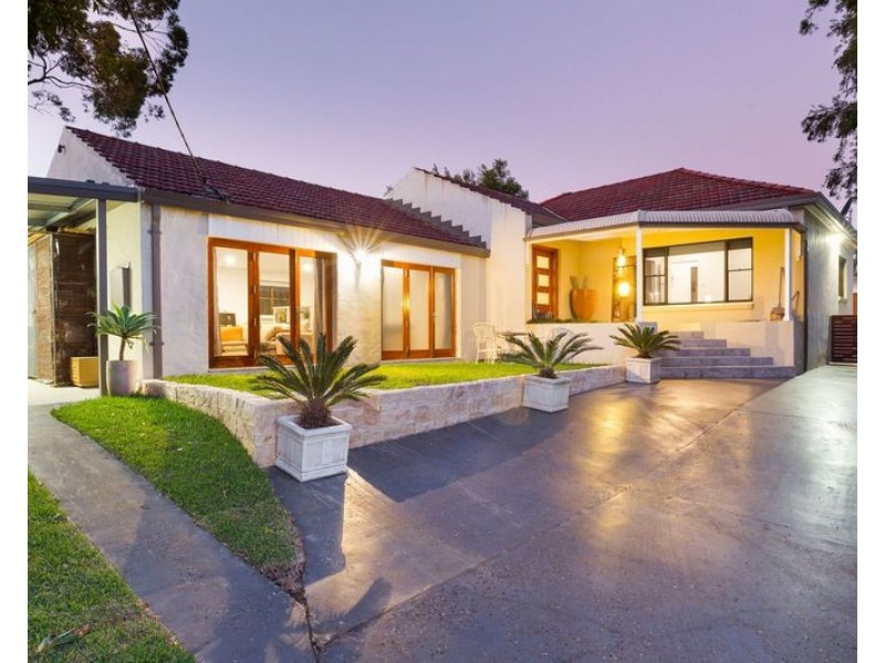 2 Edinburgh Close, Woolooware NSW 2230