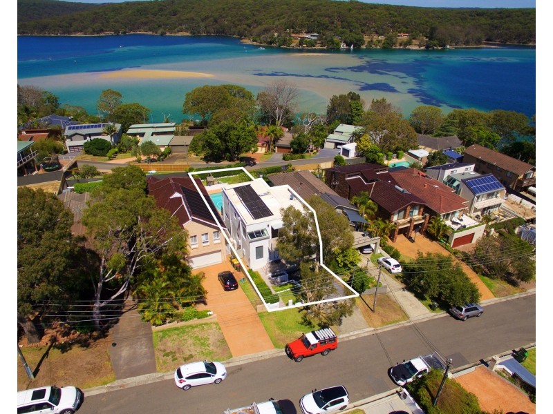 10 Swan Street, Lilli Pilli NSW 2229