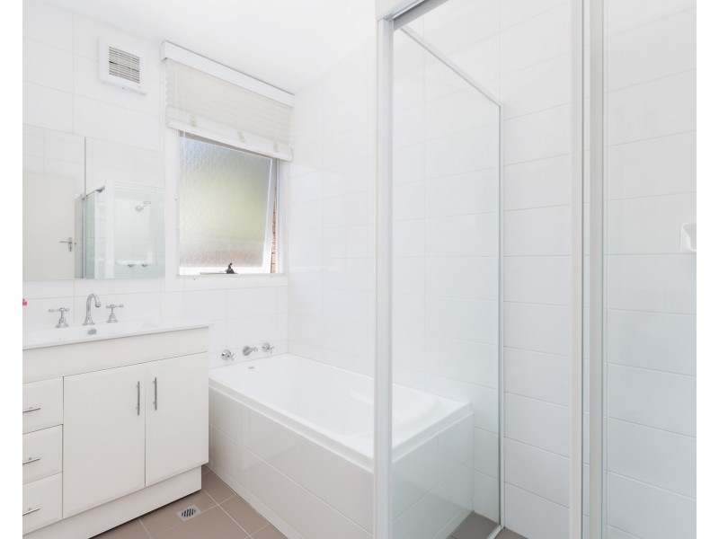 16 Wannyl Road, Kirrawee NSW 2232