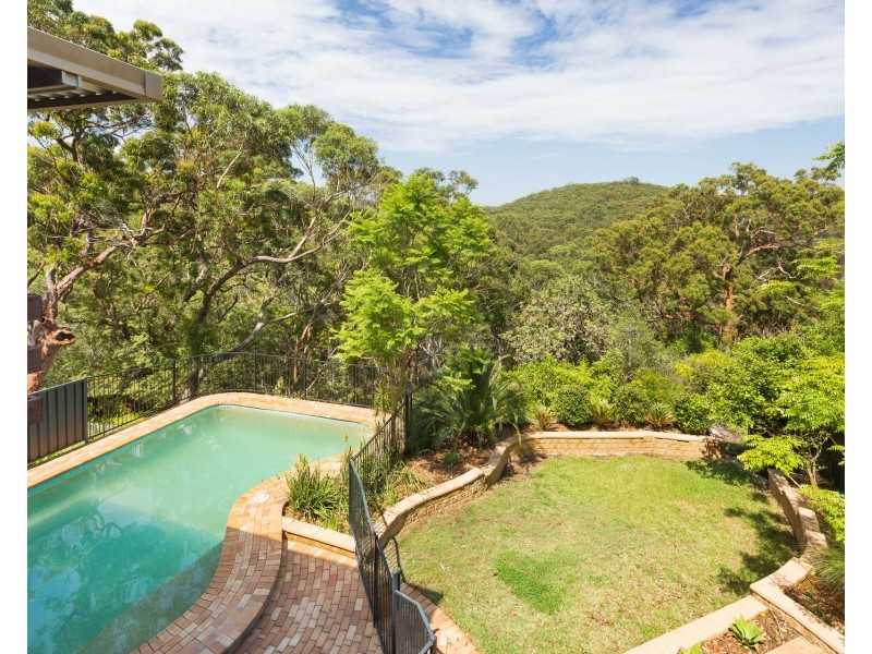 58 Serpentine Road, Kirrawee NSW 2232