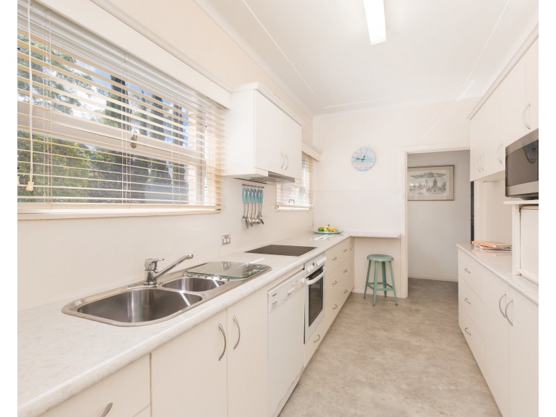 33 Loraine Avenue, Caringbah South NSW 2229