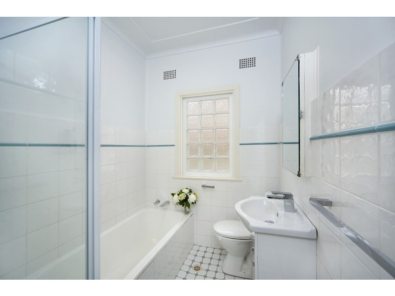 31 Mundakal Avenue, Kirrawee NSW 2232