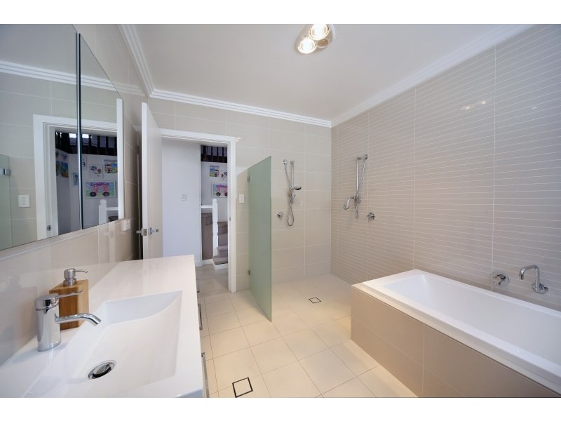 5 Maroopna Road, Yowie Bay NSW 2228