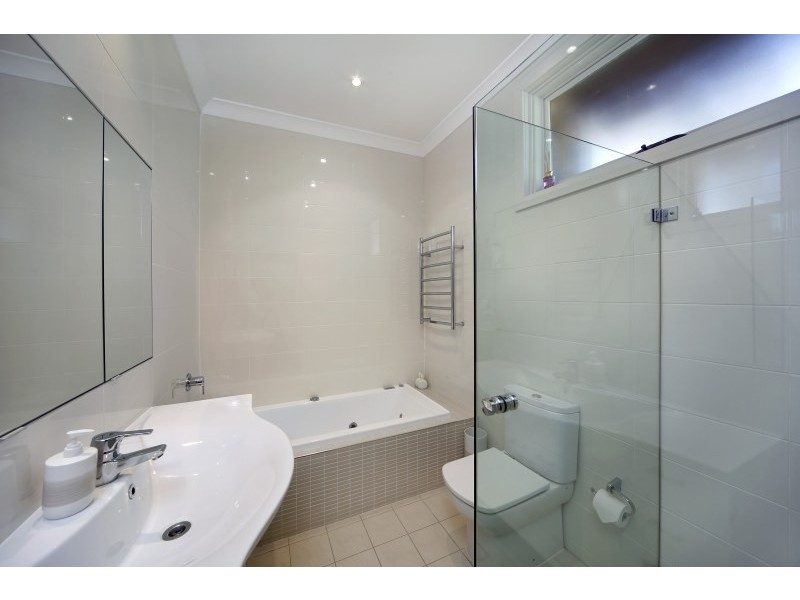 22 Maroopna Road, Yowie Bay NSW 2228