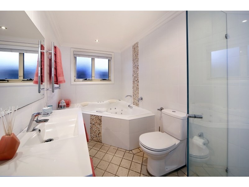 17 Coora Road, Yowie Bay NSW 2228