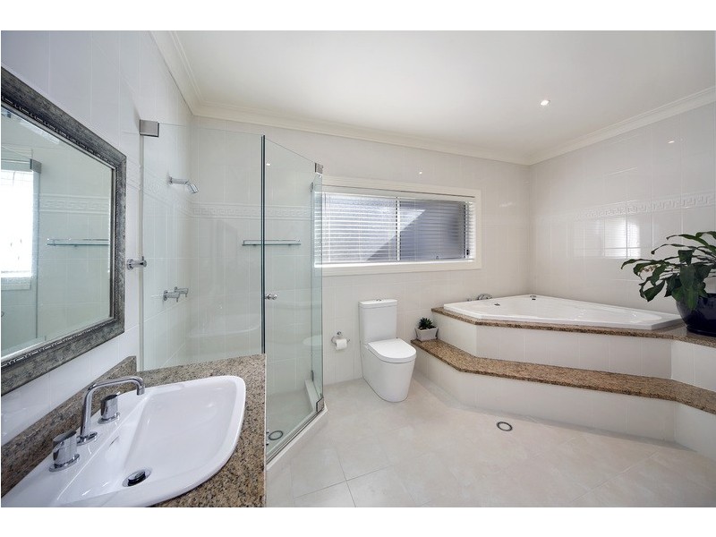 16A Beauford Avenue, Caringbah South NSW 2229