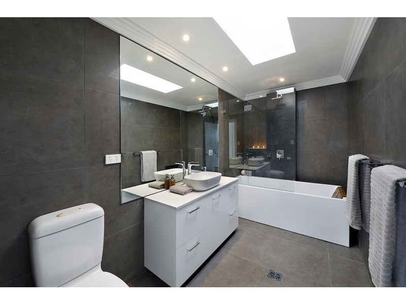 14 Maroopna Road, Yowie Bay NSW 2228