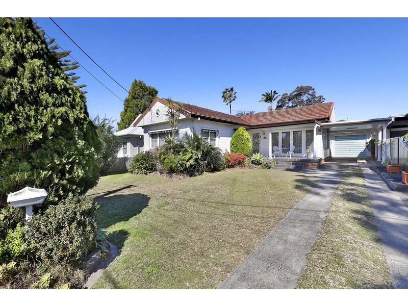 16 Drake Ave, Caringbah NSW 2229