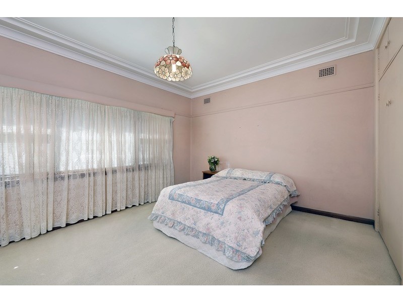 16 Drake Ave, Caringbah NSW 2229