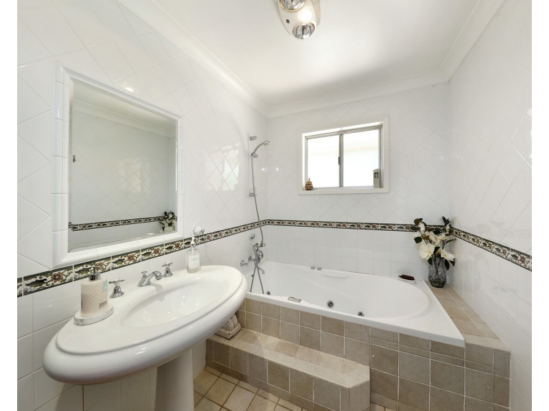 10 Tathra Place, Gymea Bay NSW 2227