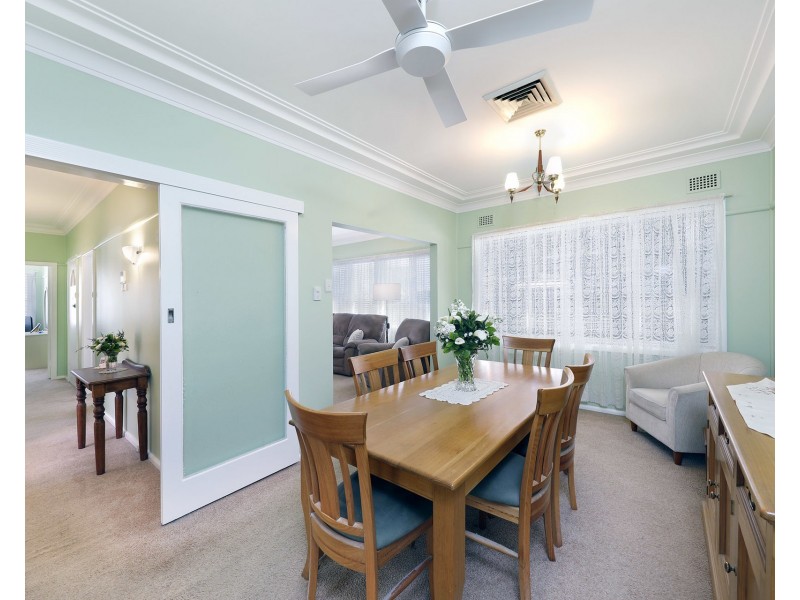 23 Drake Ave, Caringbah NSW 2229