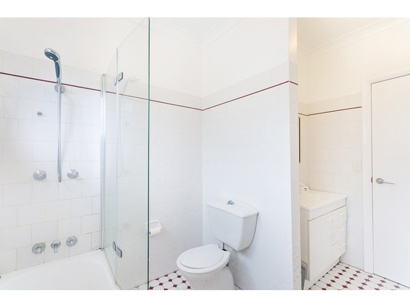 1/68 Flora Street, Kirrawee NSW 2232