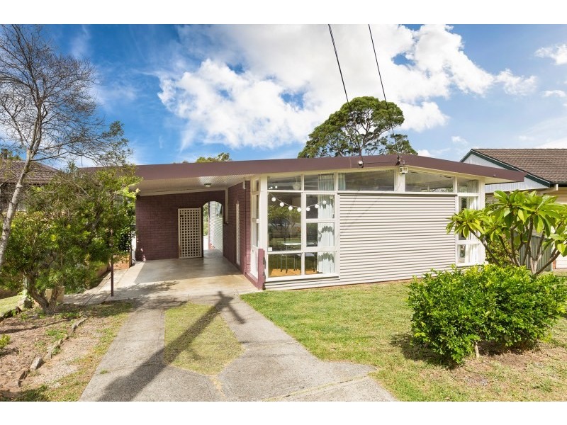 18 Dumbarton Place, Engadine NSW 2233