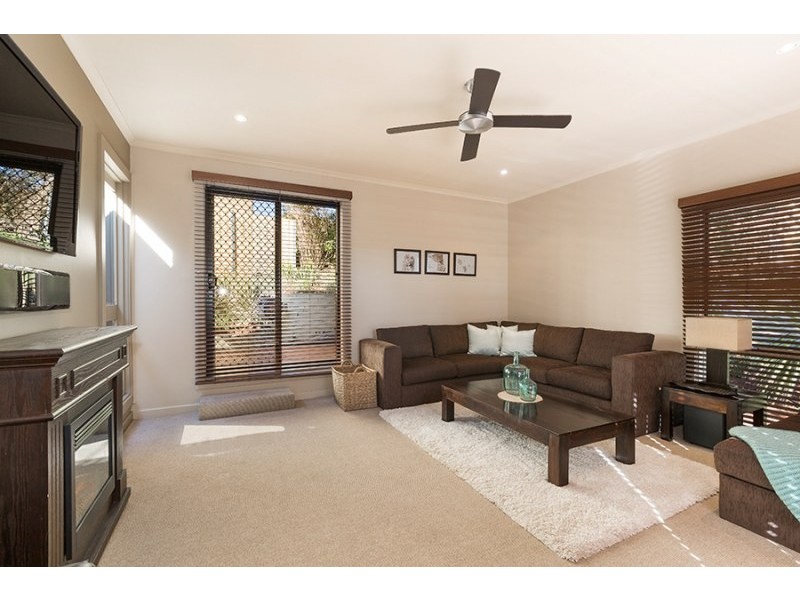 16 Cassandra Crescent, Heathcote NSW 2233