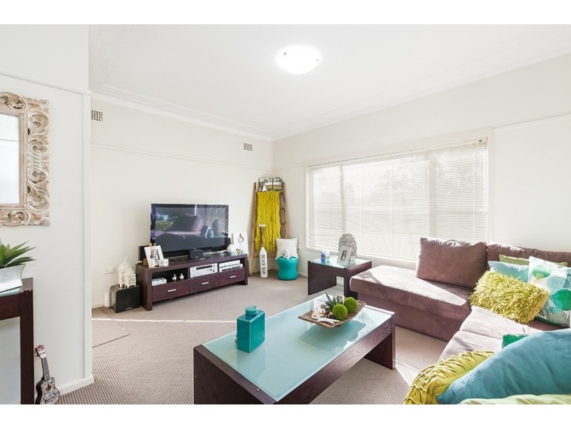 9 Chamberlain Avenue, Caringbah NSW 2229