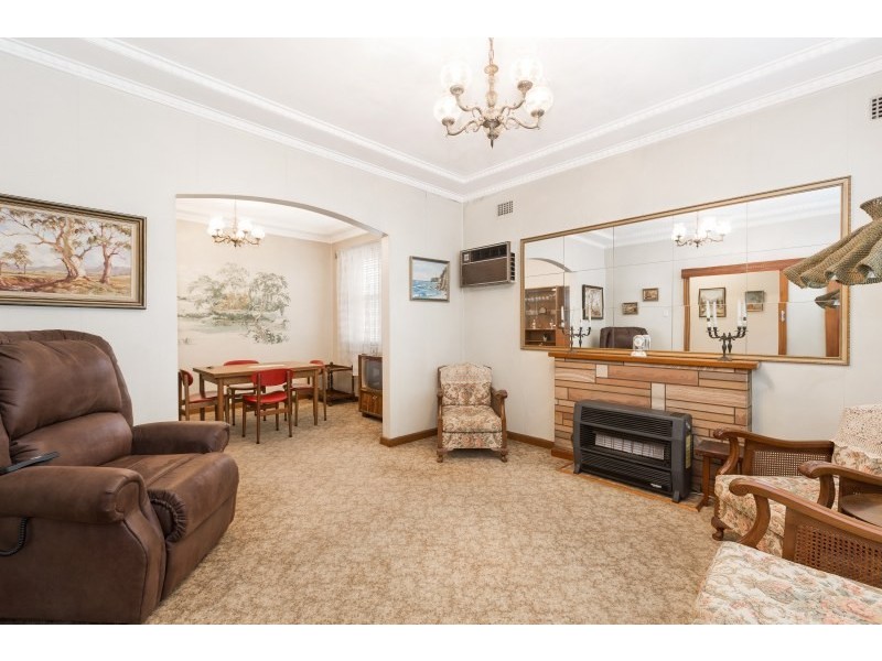 12 Sutcliffe Street, Kingsgrove NSW 2208