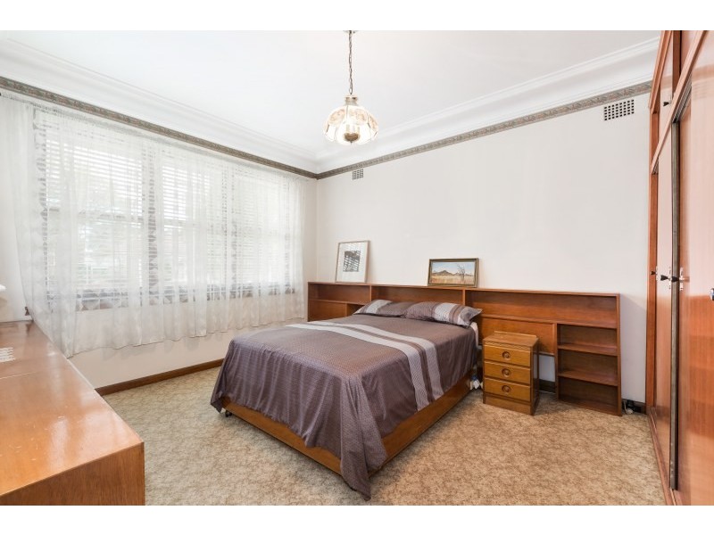 12 Sutcliffe Street, Kingsgrove NSW 2208