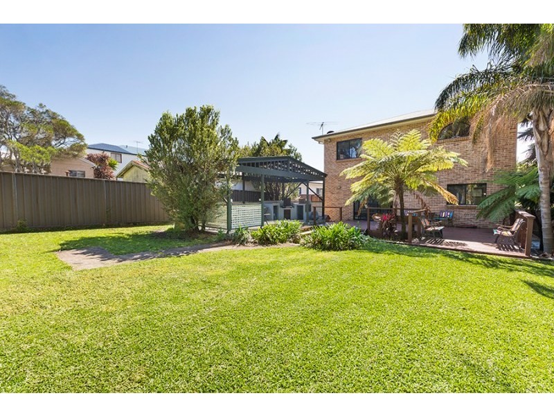 8 Neil Street, Bundeena NSW 2230