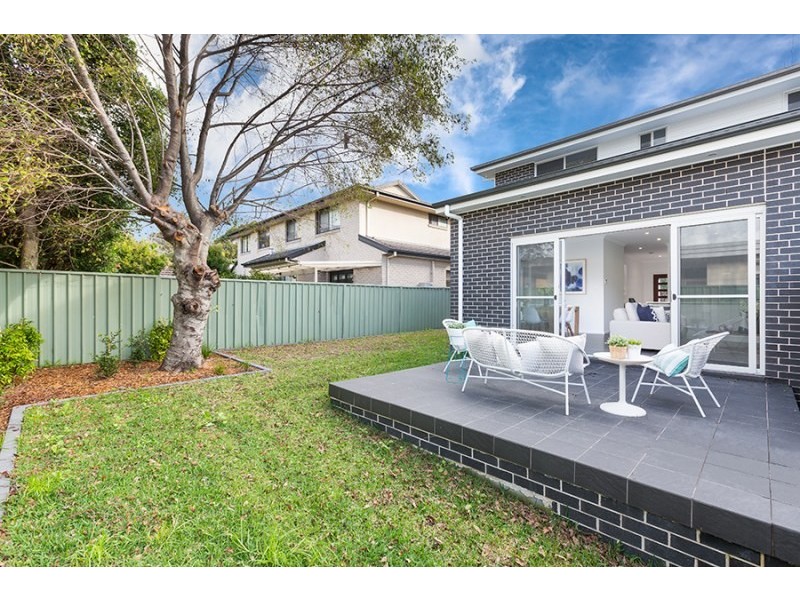 2/72 Gannons Road, Caringbah South NSW 2229