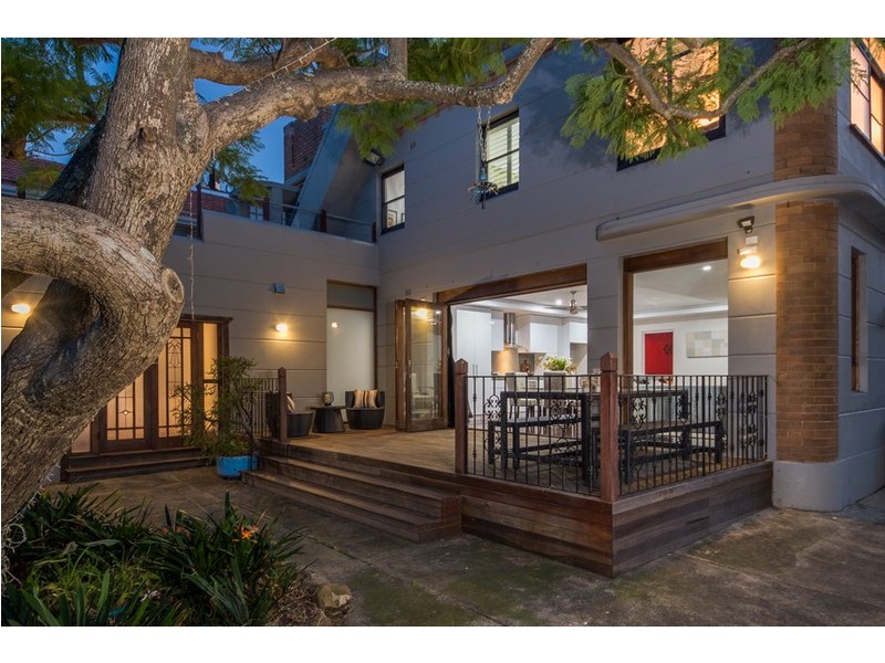 2 Swan Street, Woolooware NSW 2230