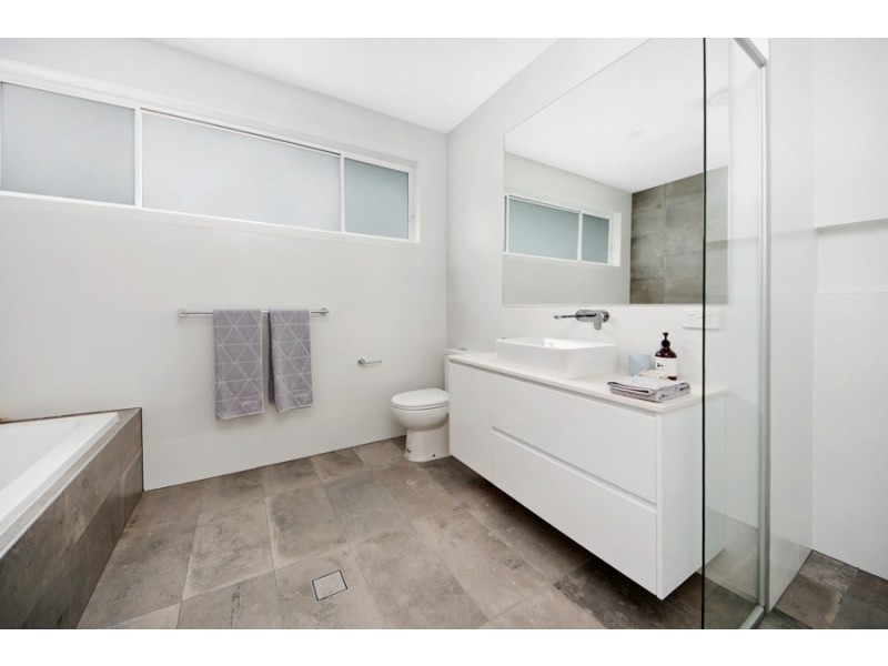 1 Chipilly Avenue, Engadine NSW 2233