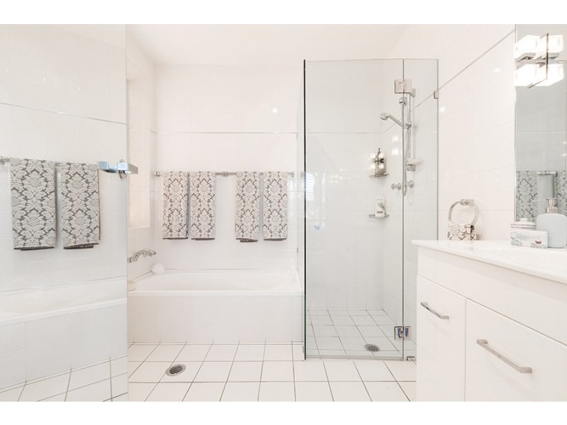 9 Yarraga Place, Yowie Bay NSW 2228