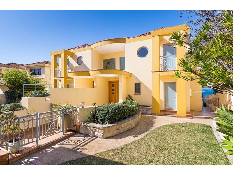2/8 Glaisher. Parade, Cronulla NSW 2230