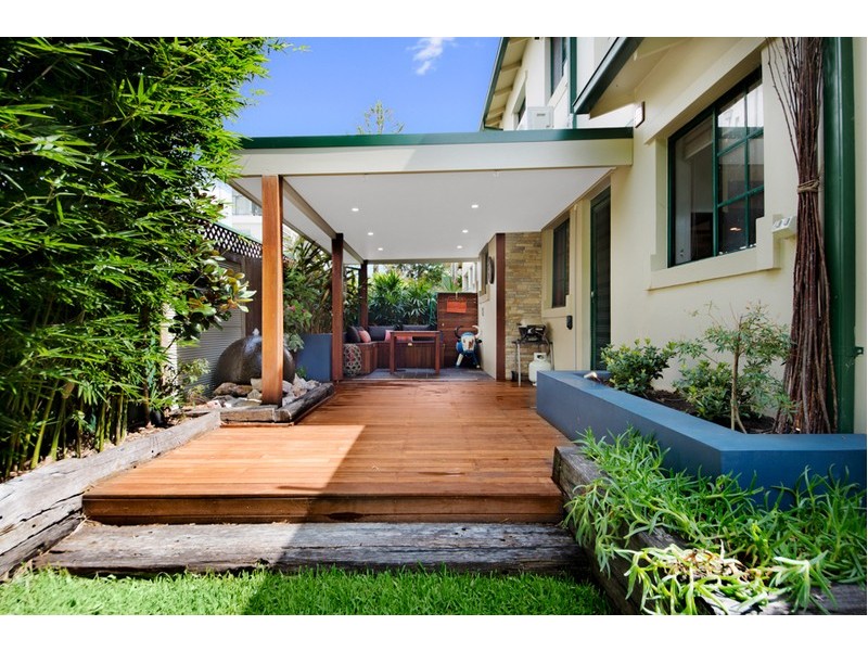 2/68-70 Flora Street, Kirrawee NSW 2232