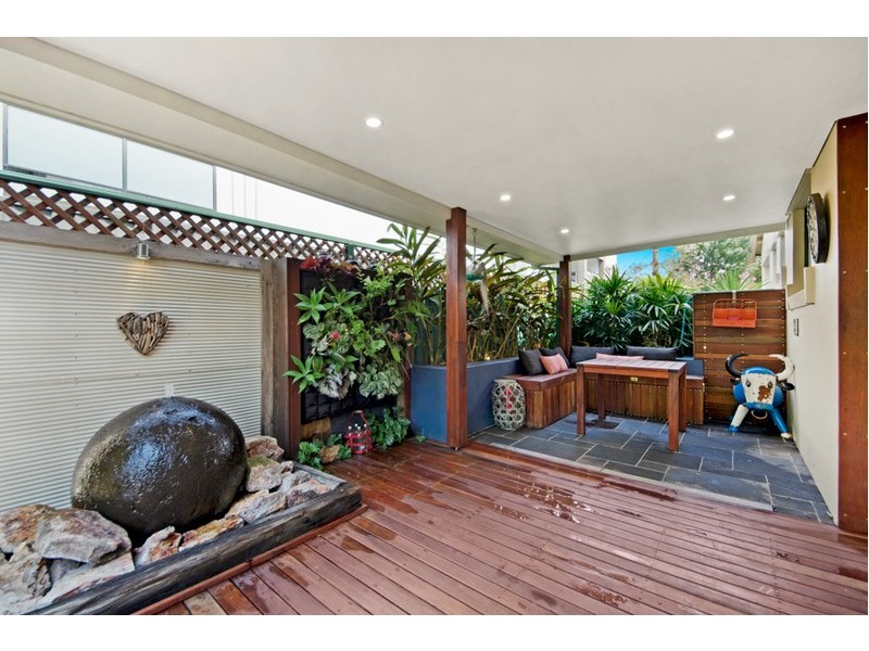 2/68-70 Flora Street, Kirrawee NSW 2232