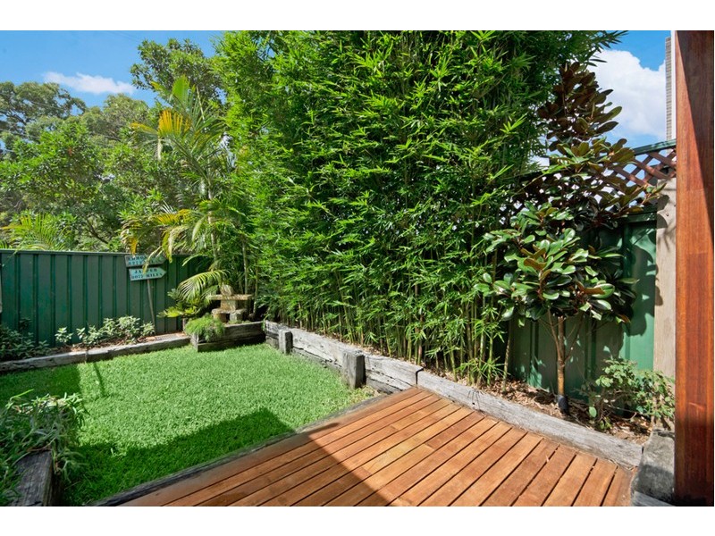 2/68-70 Flora Street, Kirrawee NSW 2232