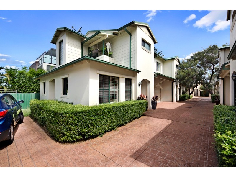 2/68-70 Flora Street, Kirrawee NSW 2232