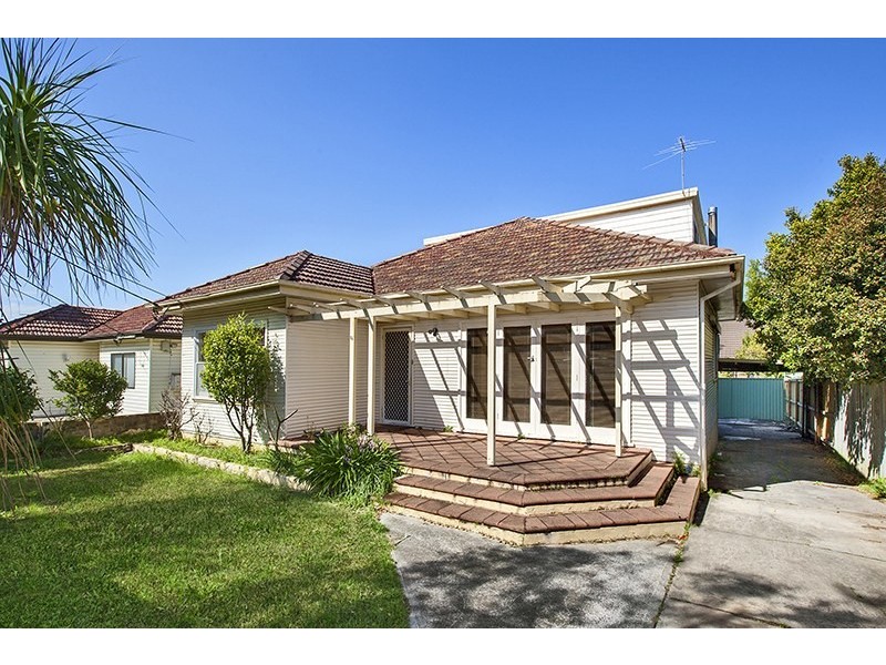 24 Clements Parade, Kirrawee NSW 2232