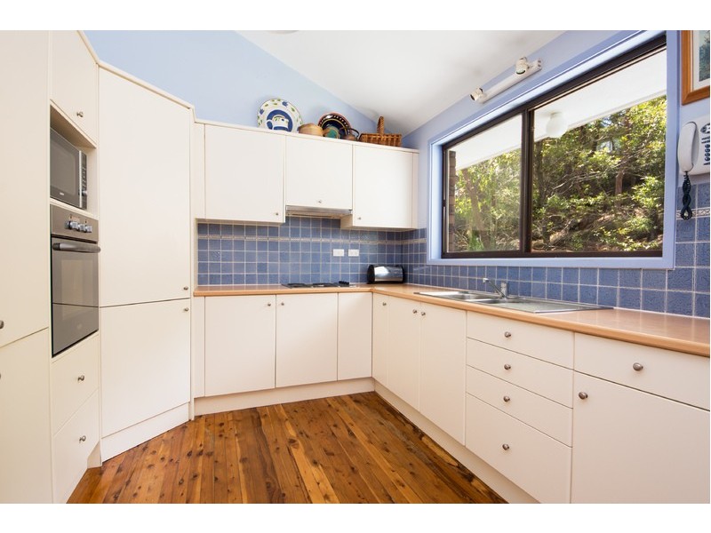 6 Geraldton Place, Yarrawarrah NSW 2233