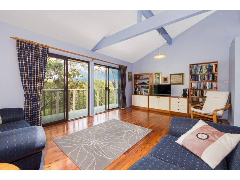 6 Geraldton Place, Yarrawarrah NSW 2233