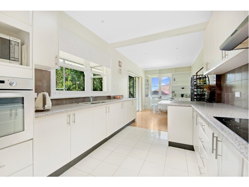 9 Mundakal Avenue, Kirrawee NSW 2232