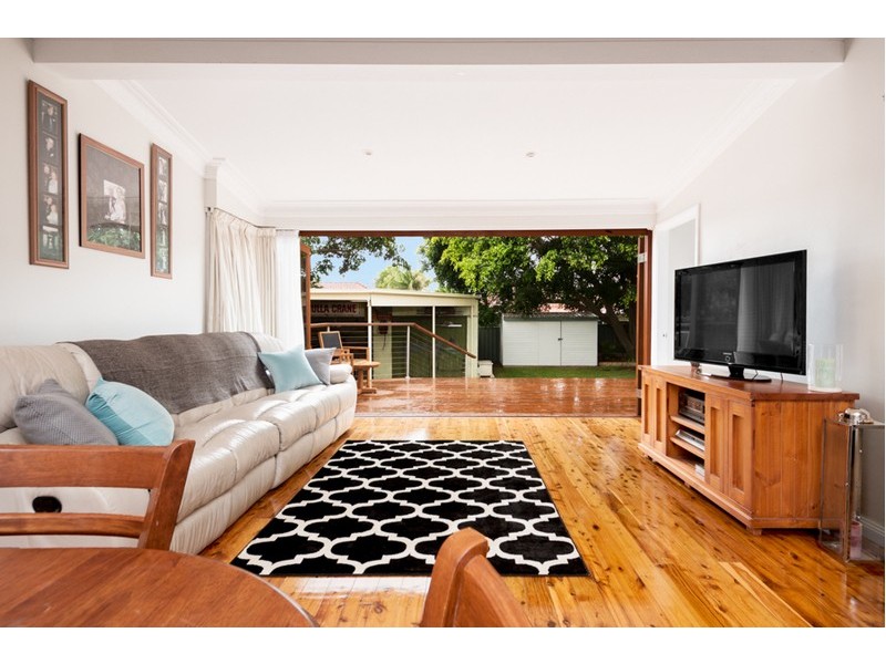 8 Swan Street, Woolooware NSW 2230