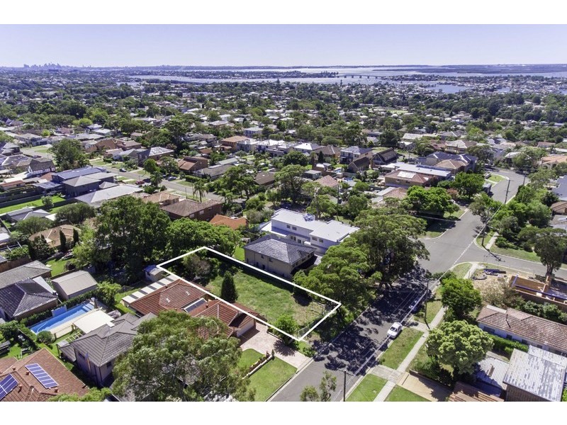 17 Crystal Street, Sylvania NSW 2224