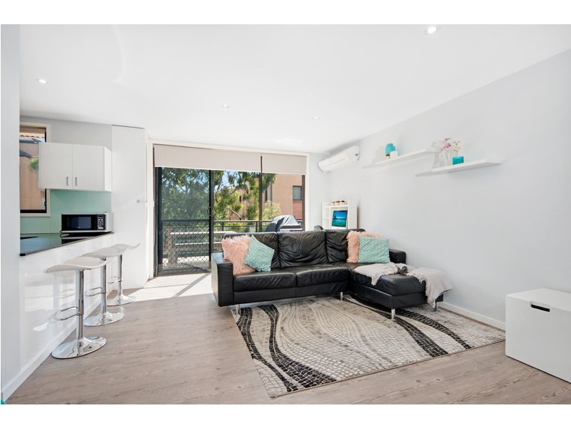 13/1-3 Jacaranda Road, Caringbah NSW 2229