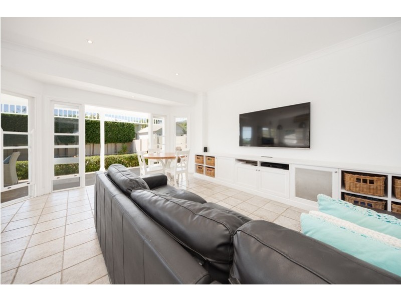 18 Seaview Street, Cronulla NSW 2230