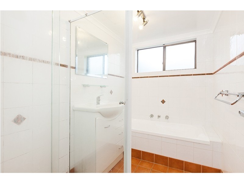 33/131 Oak Road, Kirrawee NSW 2232