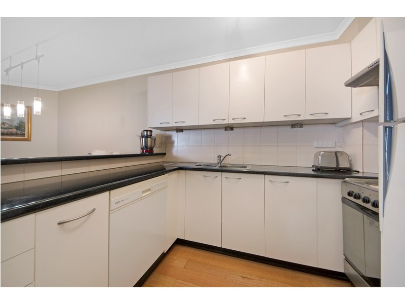 18/94-100 Flora Street, Sutherland NSW 2232