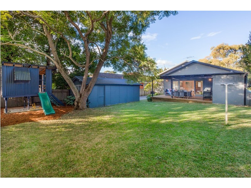 215 Oak Road, Kirrawee NSW 2232