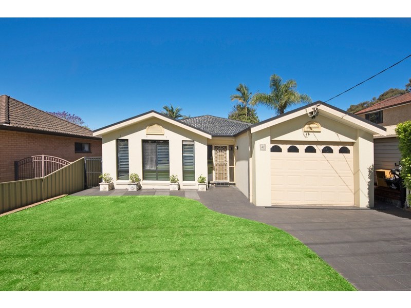 42 Chamberlain Avenue, Caringbah NSW 2229