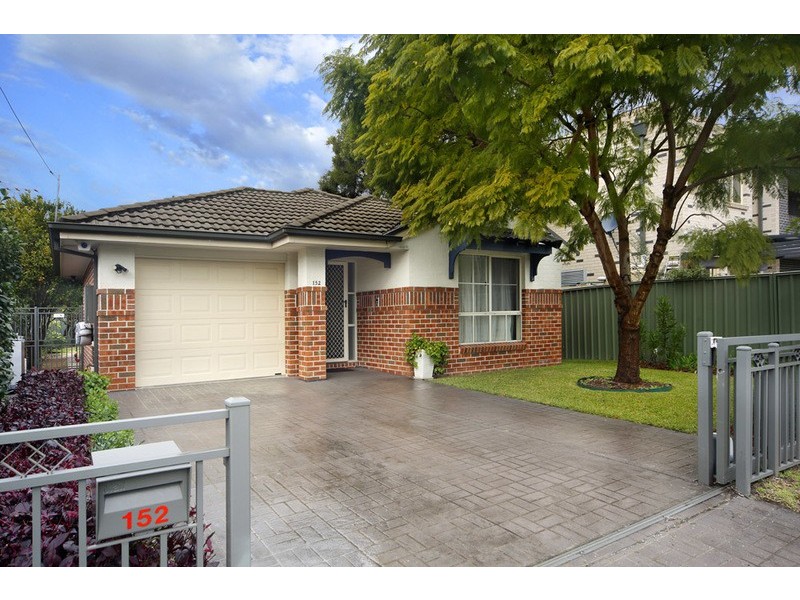 152 Linden Street, Sutherland NSW 2232