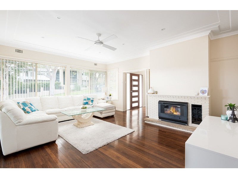 2 Parthenia Street, Dolans Bay NSW 2229