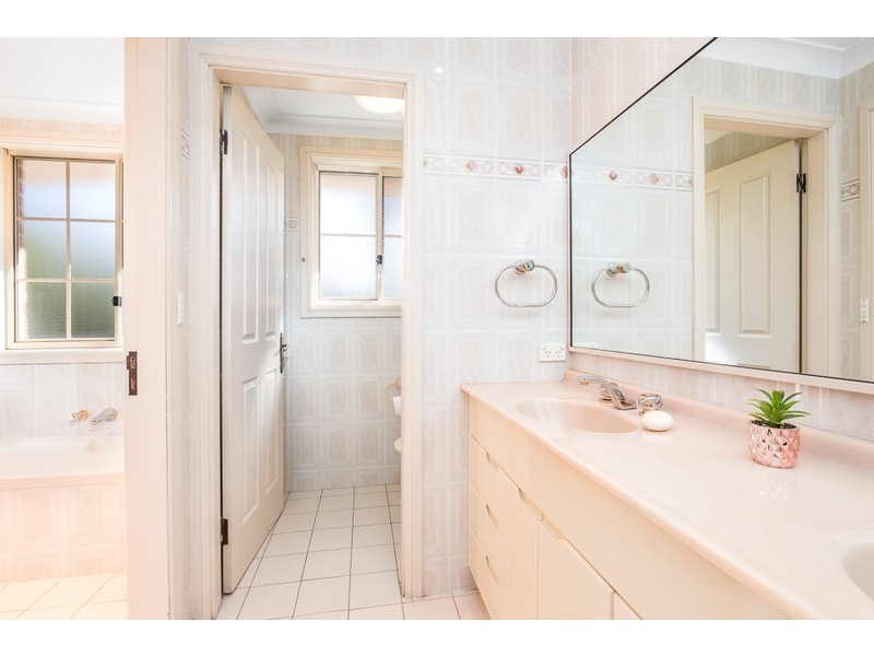 27 Woodlands Road, Taren Point NSW 2229