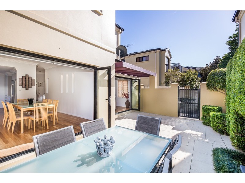 2/29 Jacaranda Road, Caringbah South NSW 2229