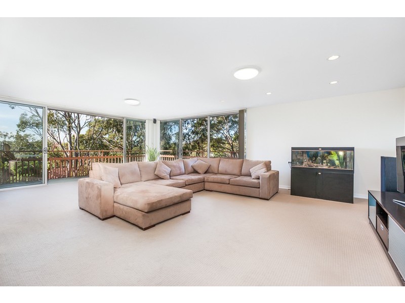 13 Forbes Crescent, Engadine NSW 2233