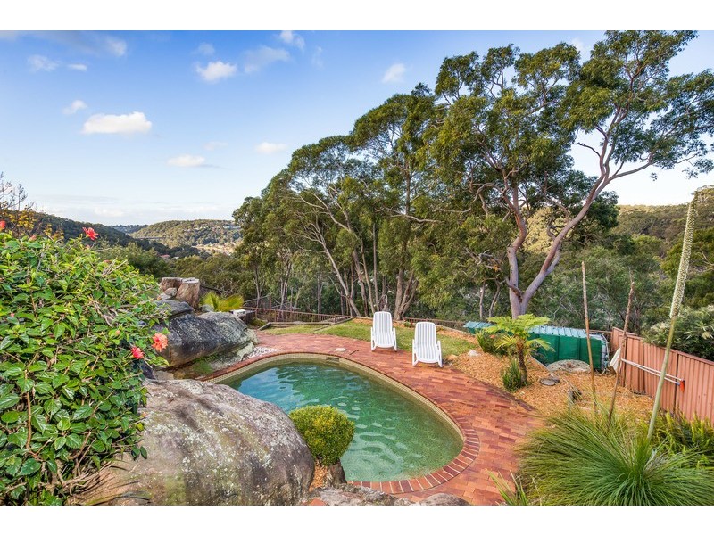 35 Warrangarree Drive, Woronora Heights NSW 2233
