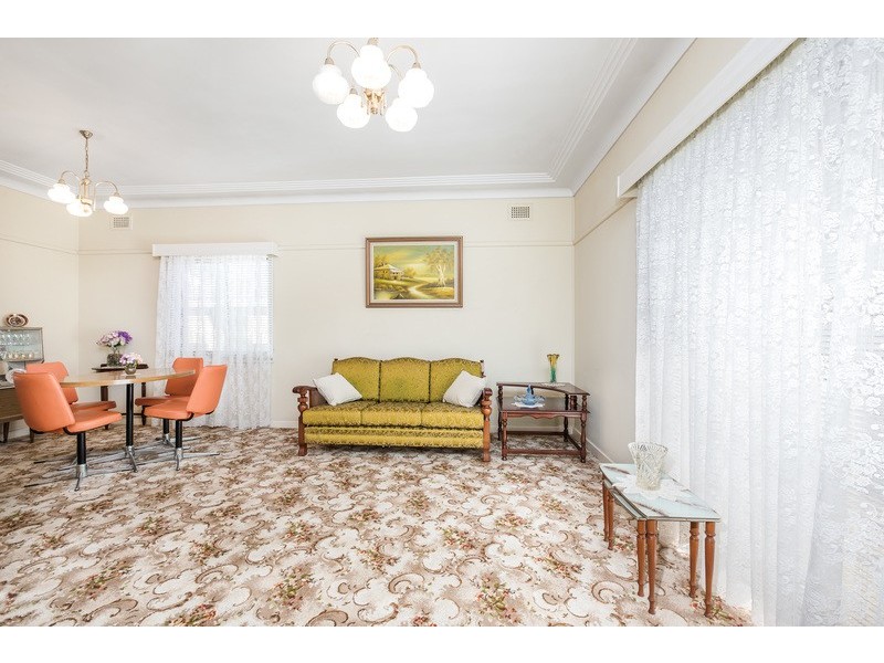 2 Frobisher Avenue, Caringbah NSW 2229